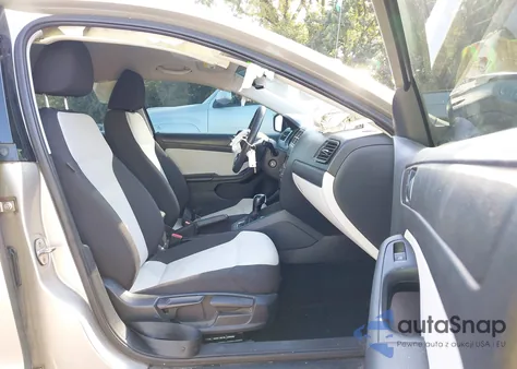 2015 Volkswagen Jetta 2.0L S z USA, uszkodzony, nr VIN 3VW2K7AJ8FM273550